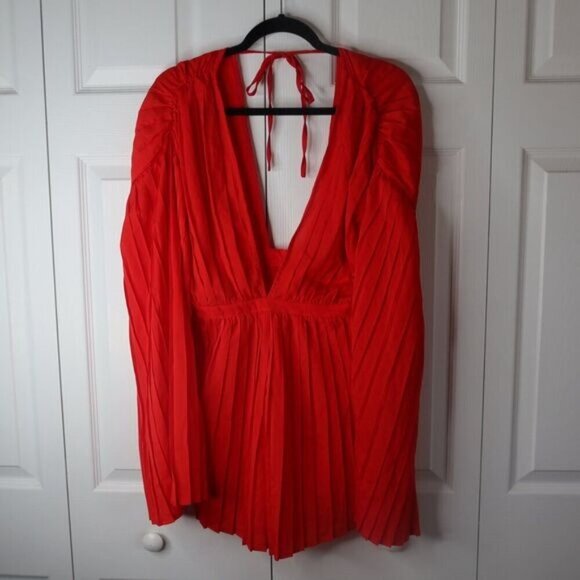 PrettyLittleThing Red Plunge Tie Back Pleated Long Sleeve Romper Women's Size 4 - Picture 12 of 12